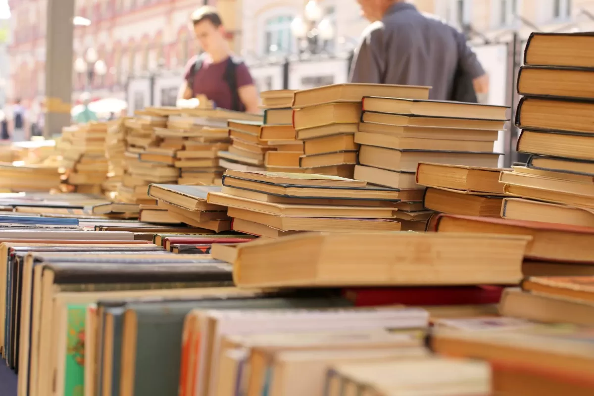 How to create a classic english library