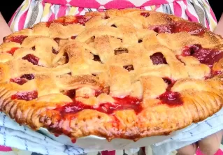 Ella's wickedly English Plum Pie