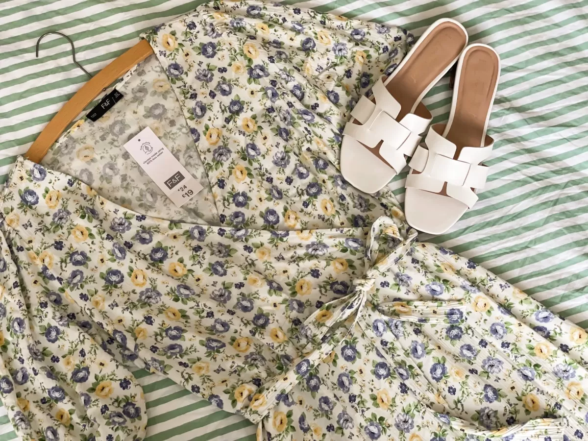 Feminine dresses blog